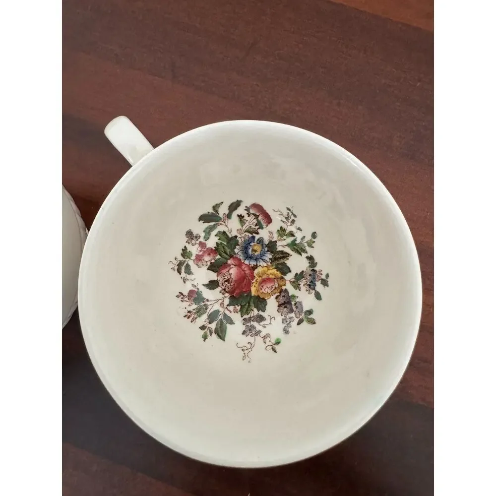 Wedgwood Edme Conway AK8384 Teacups Set of 2 Vintage England Floral Ribbed GUC